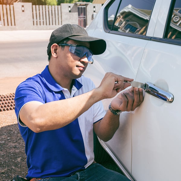 cerrajería de autos ofrece presupuestos gratuitos para sus servicios de cerrajería de autos